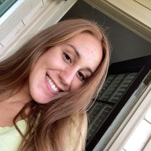 Meet your Posher, Valentina